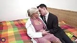 Geile Mütter beim Sex mit ihren söhnen
