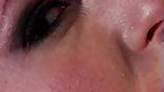 Eine sexy Brünette liebt es wenn man sie leckt - Lesbensex mit einer rothaarigen und einer rothaarigen