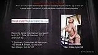 Die vollbusige Blondine Krissy Lynn wird gefickt